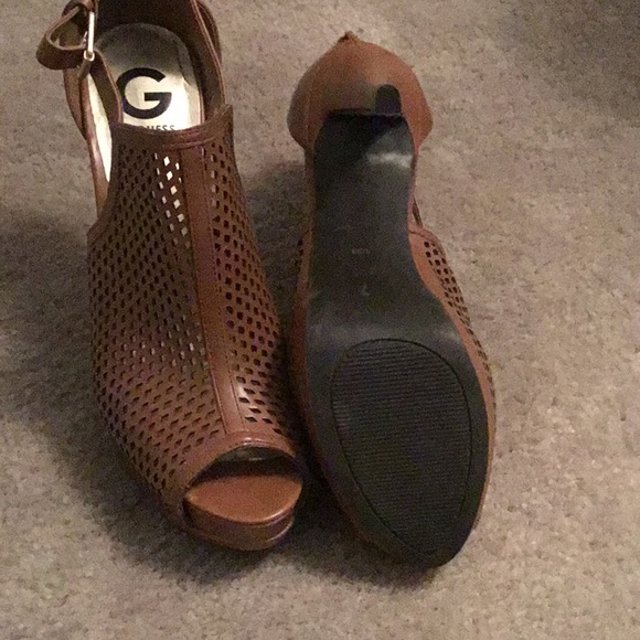 Shoes - Picture 4 of 4